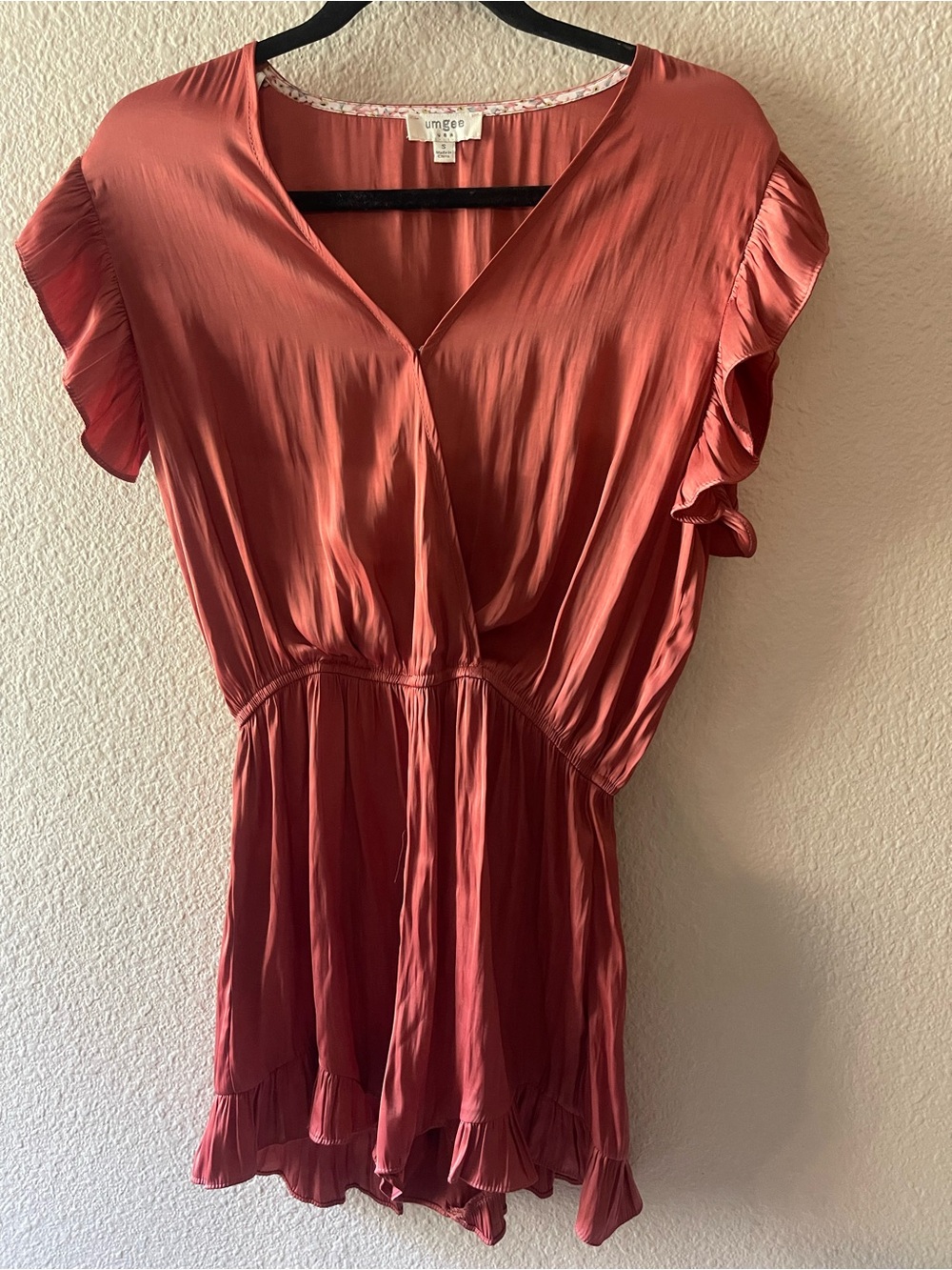Umgee Women's Rust Surplice Ruffle Sleeve Top